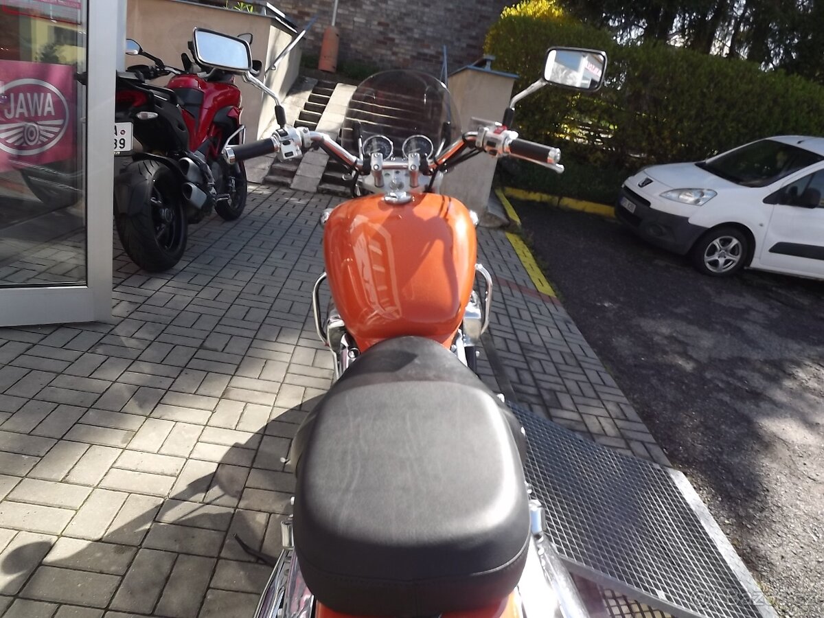 Honda VF 750C Magna - 18