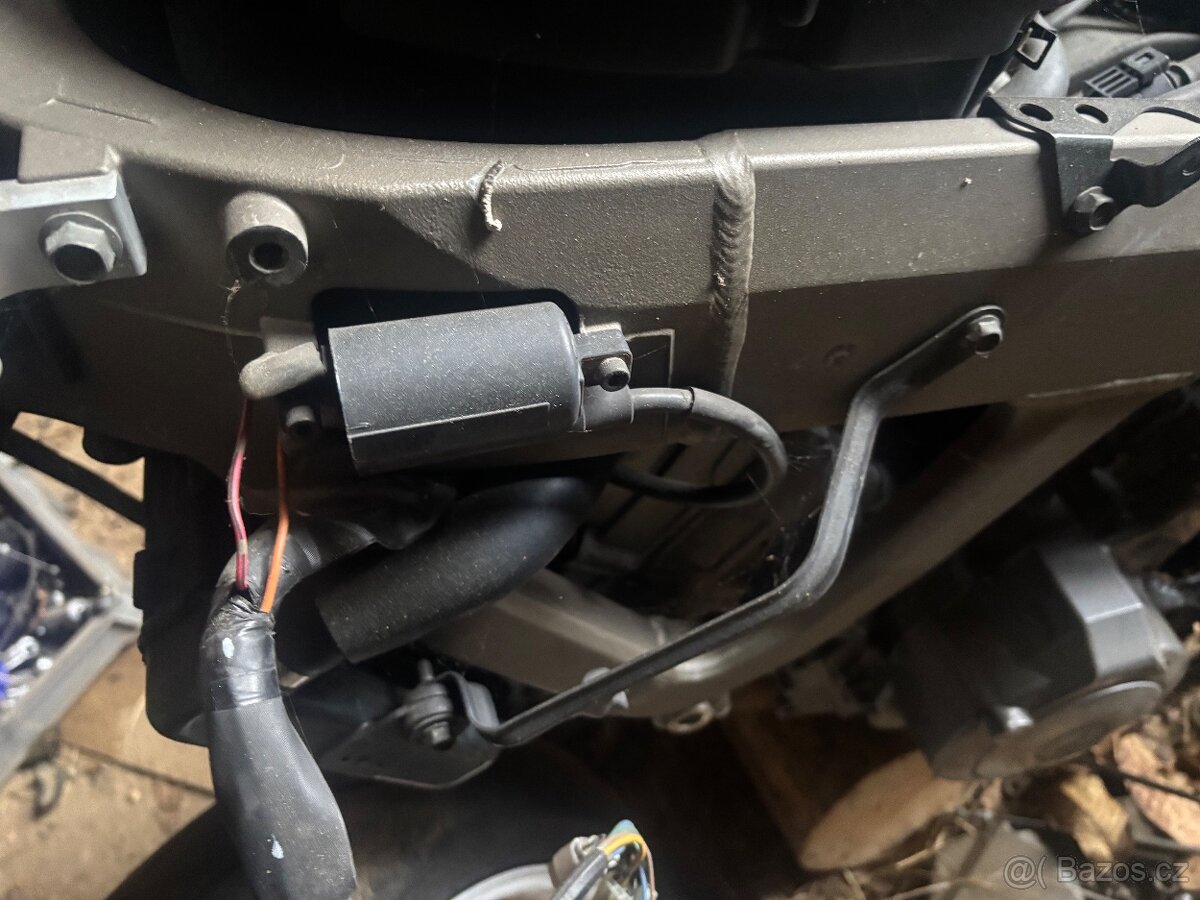 Rozprodam Yamaha TDM 900 01-13 na nahradni dily - 18