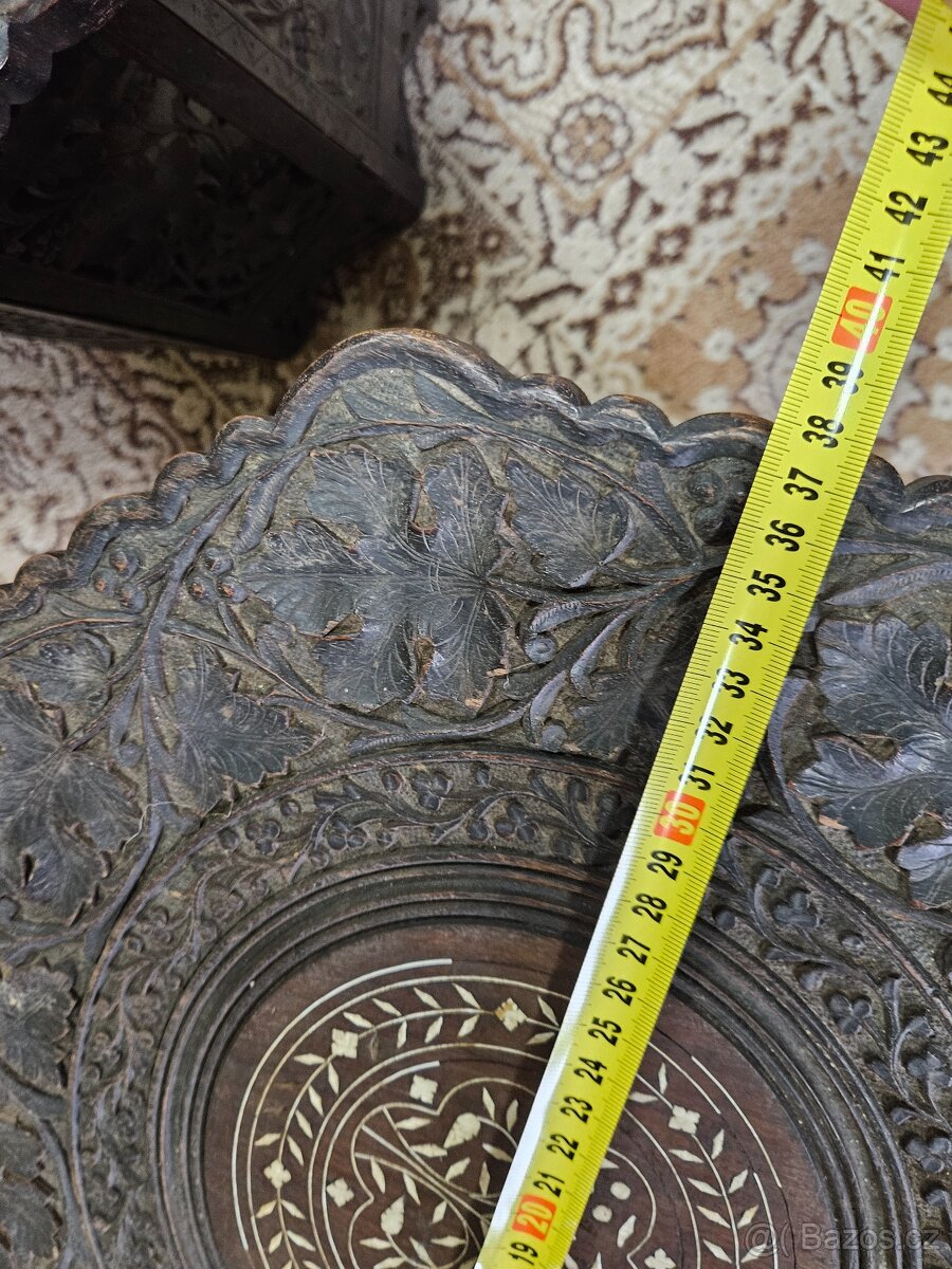 Starožitný vyřezávaný paraván se stolky - 18