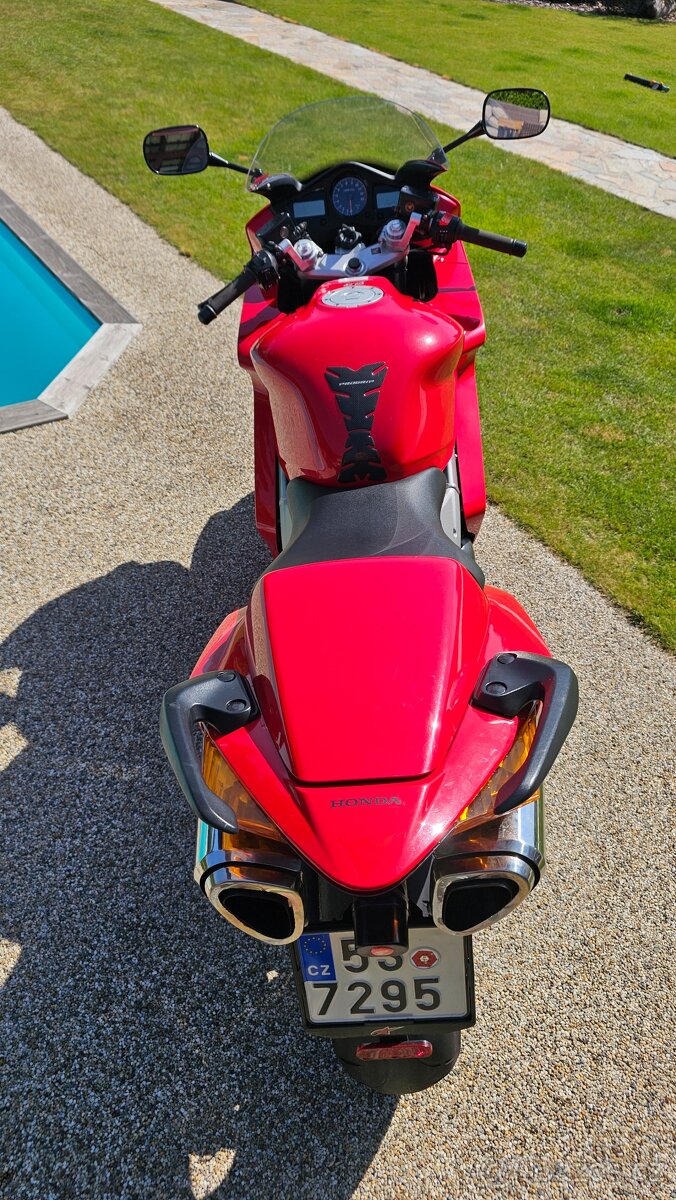 Honda VFR 800 VTEC RC46 - 18