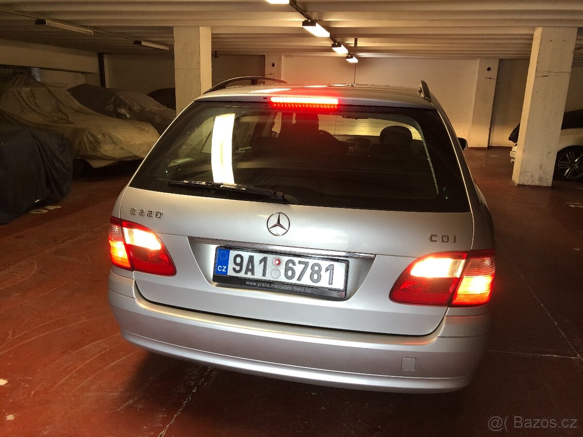 Mercedes Benz E 220 CDI - 18