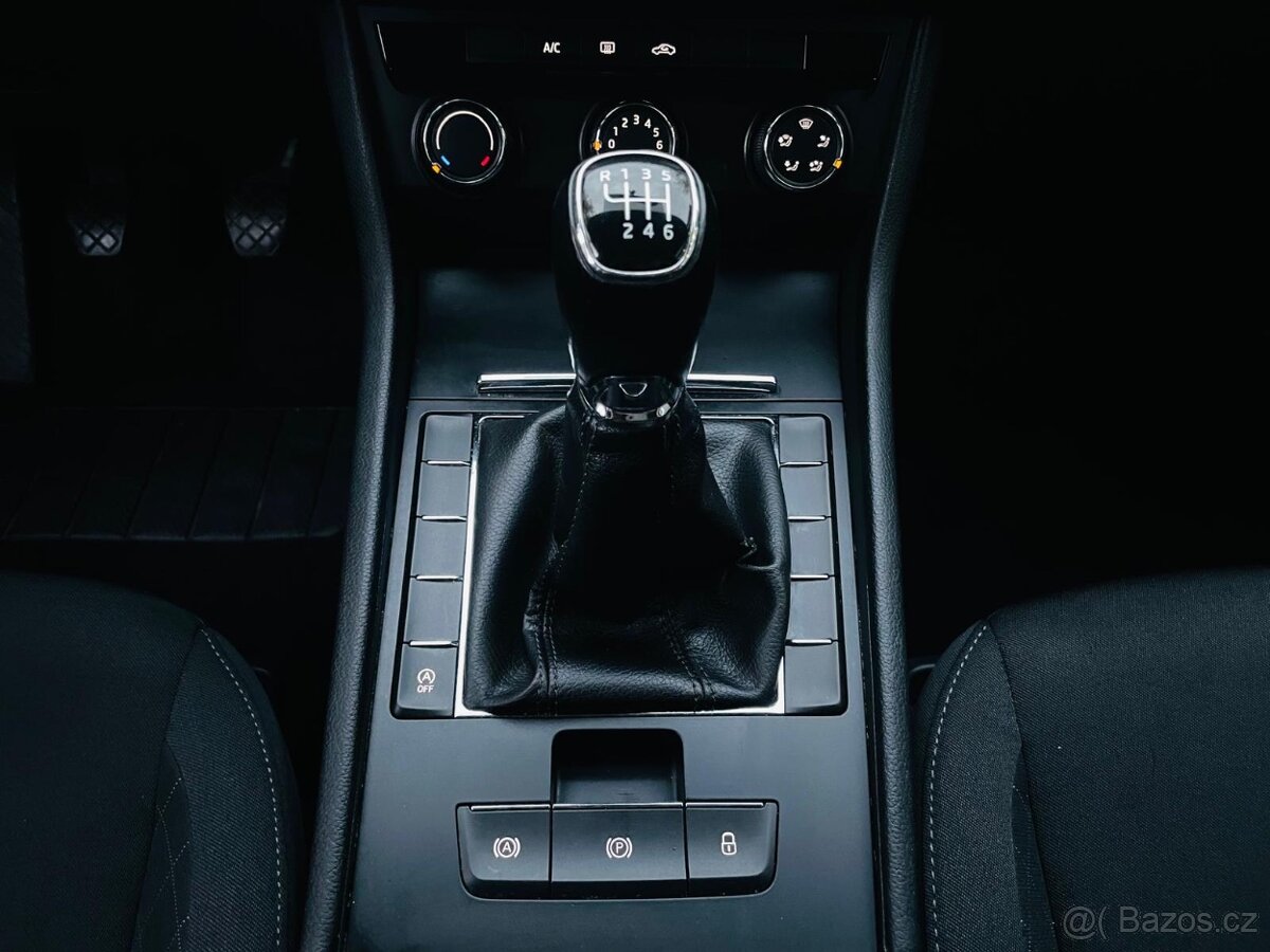 Škoda Superb 1.4TSI MANUÁL 1.MAJITEL SERVISKA TAŽNÉ - 18