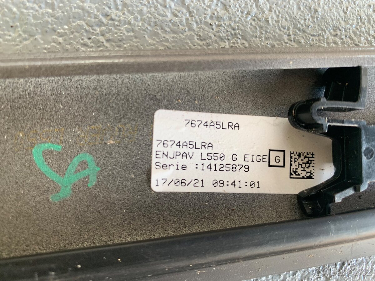 LAND ROVER DISCOVERY - 18