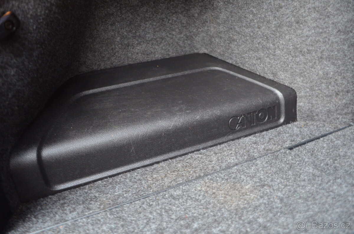 PRODÁM ŠKODA OCTAVIA 2.0TSI RS COMBI 2014 MANUÁL - 18