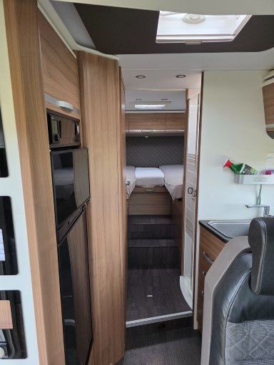 Obytny automobil Adria Matrix 670 SL - 18