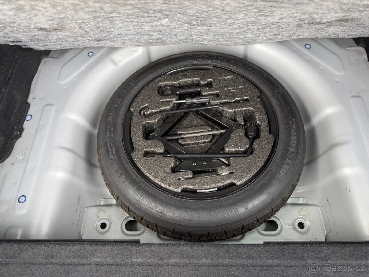 Hyundai i30 1.6 CRDi/81kW Trikolor - 18