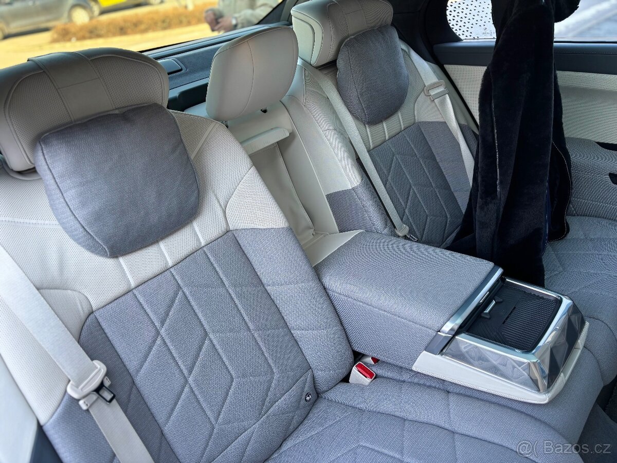 BMW Rad 7 Individual 740d mHEV xDrive V ZÁRUKE - 18