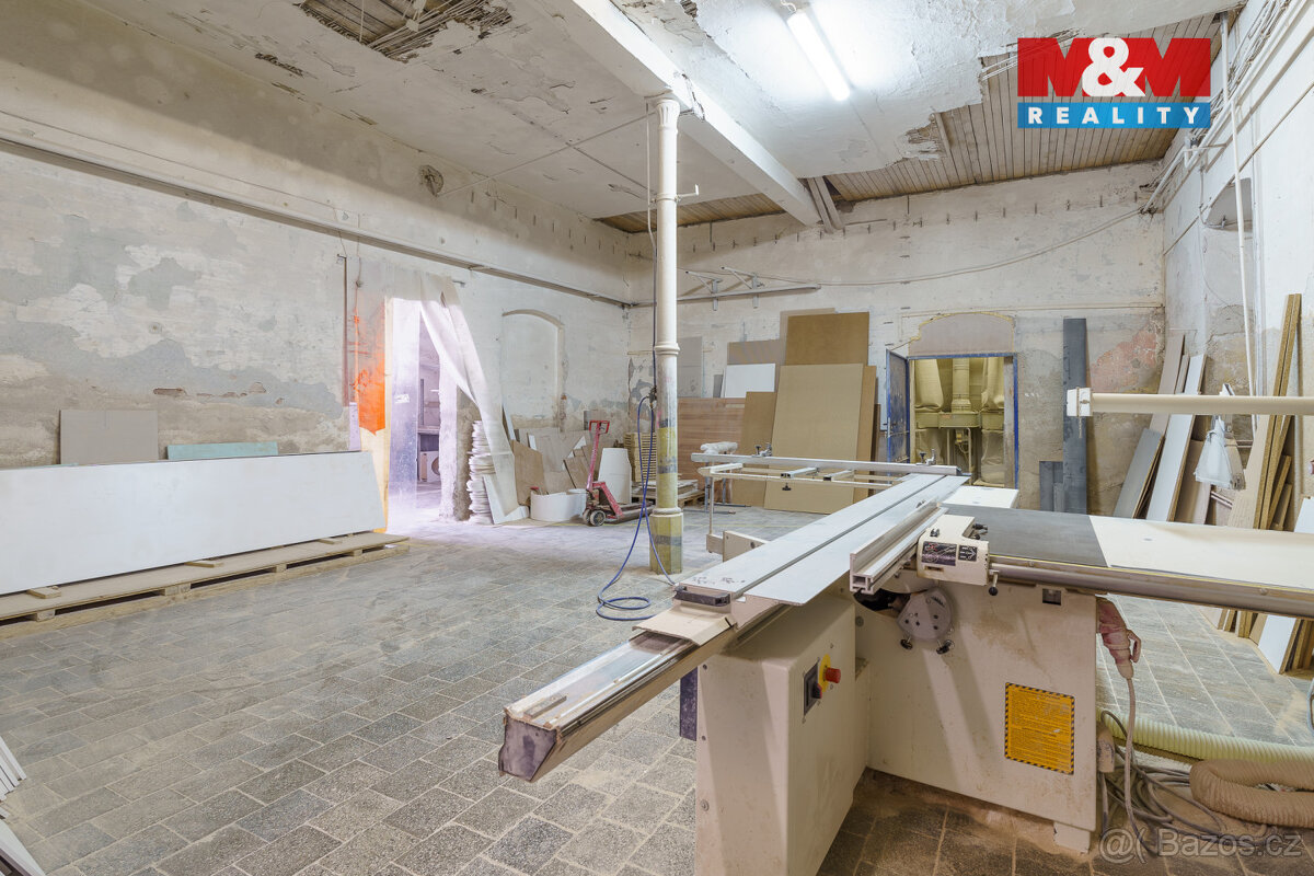 Prodej výrobního objektu, 2100 m², K. Vary, ul. Sokolovská - 18