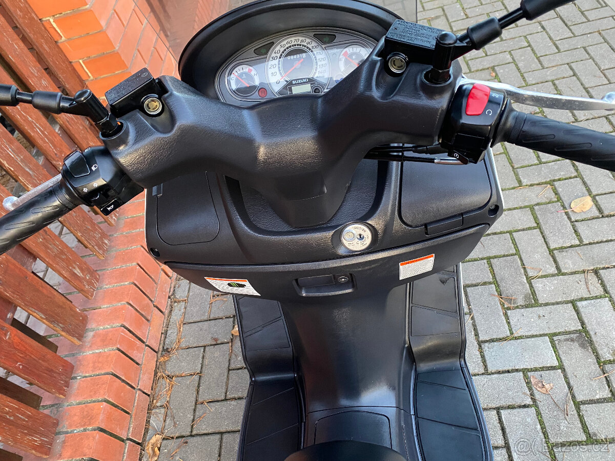 Suzuki Burgman 125 Nové v ČR - 18