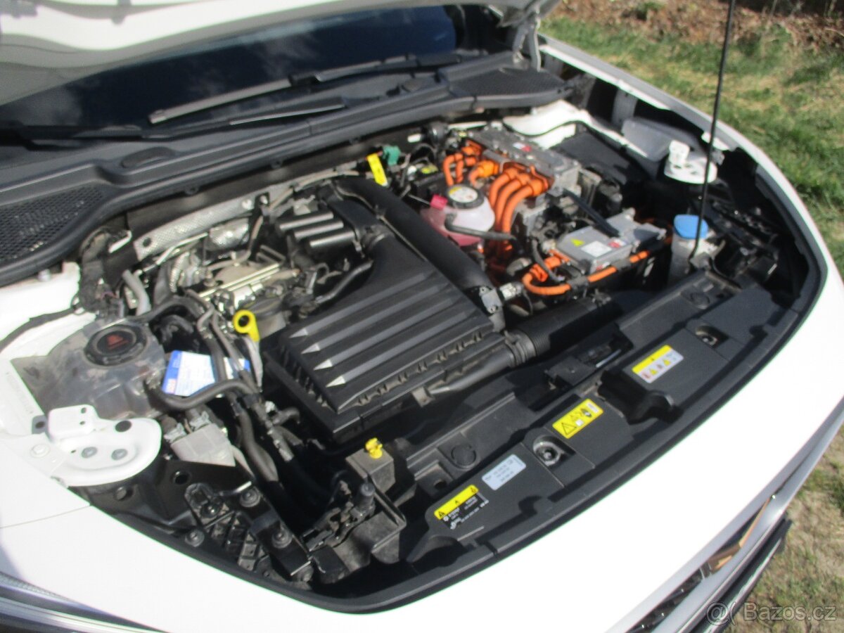 Cupra Formentor 1.4 e HYBRID VZ 245PS DSG 12/2022 - 18