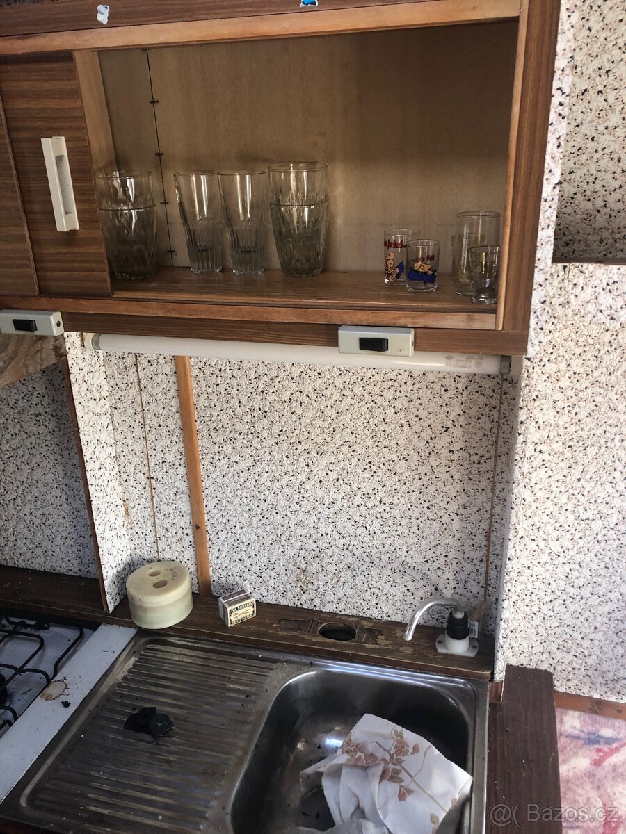 Karavan na pevné stání - 18