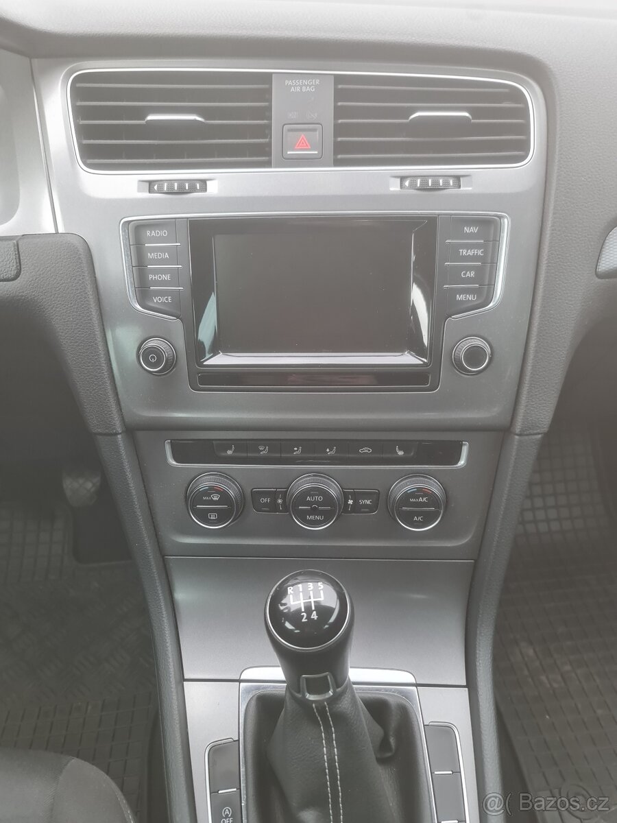 VW Golf 7 1.6TDI kombi, 77kW, 4/2016, servisní knížka - 18