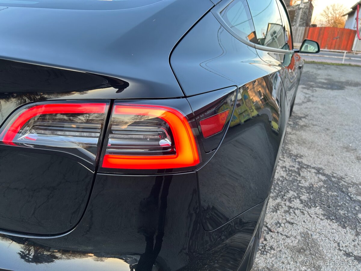 TESLA MODEL 3 110.500 km refresh matrix světla - 18