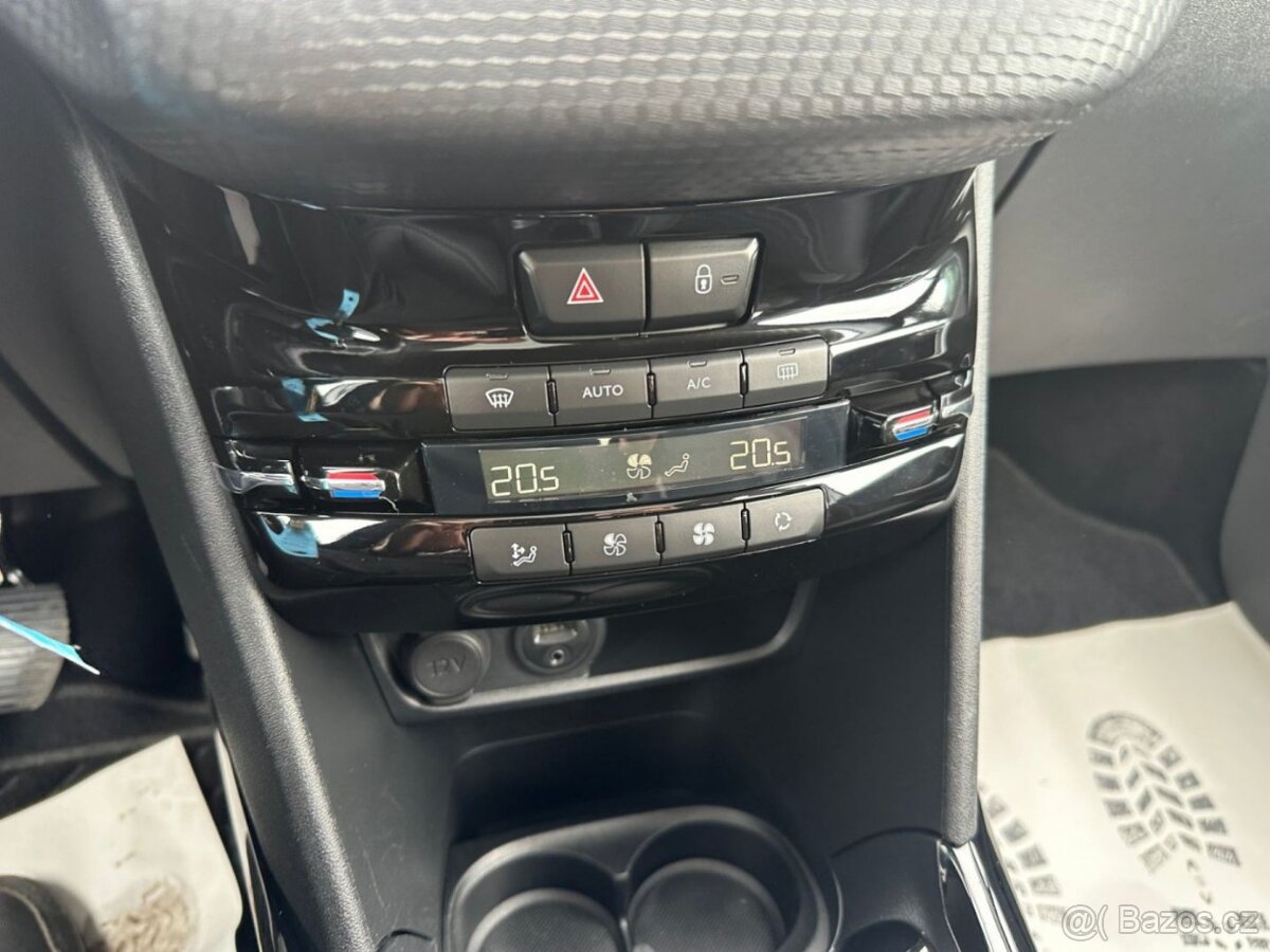 Prodáváme Peugeot 2008 1.2T 81kw Allure - 18
