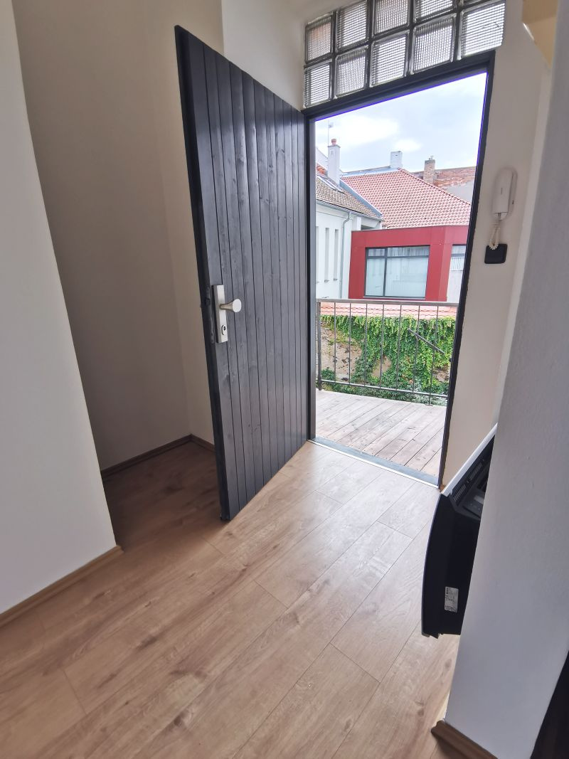 Pronájem zděného bytu 2+kk v blízkosti centra Sušice - 18