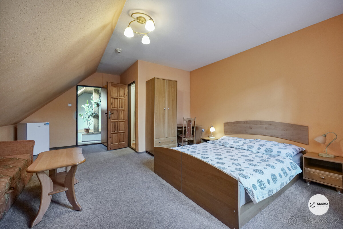 Penzion s restaurací v obci Guty s pozemkem 3170 m2 - 18