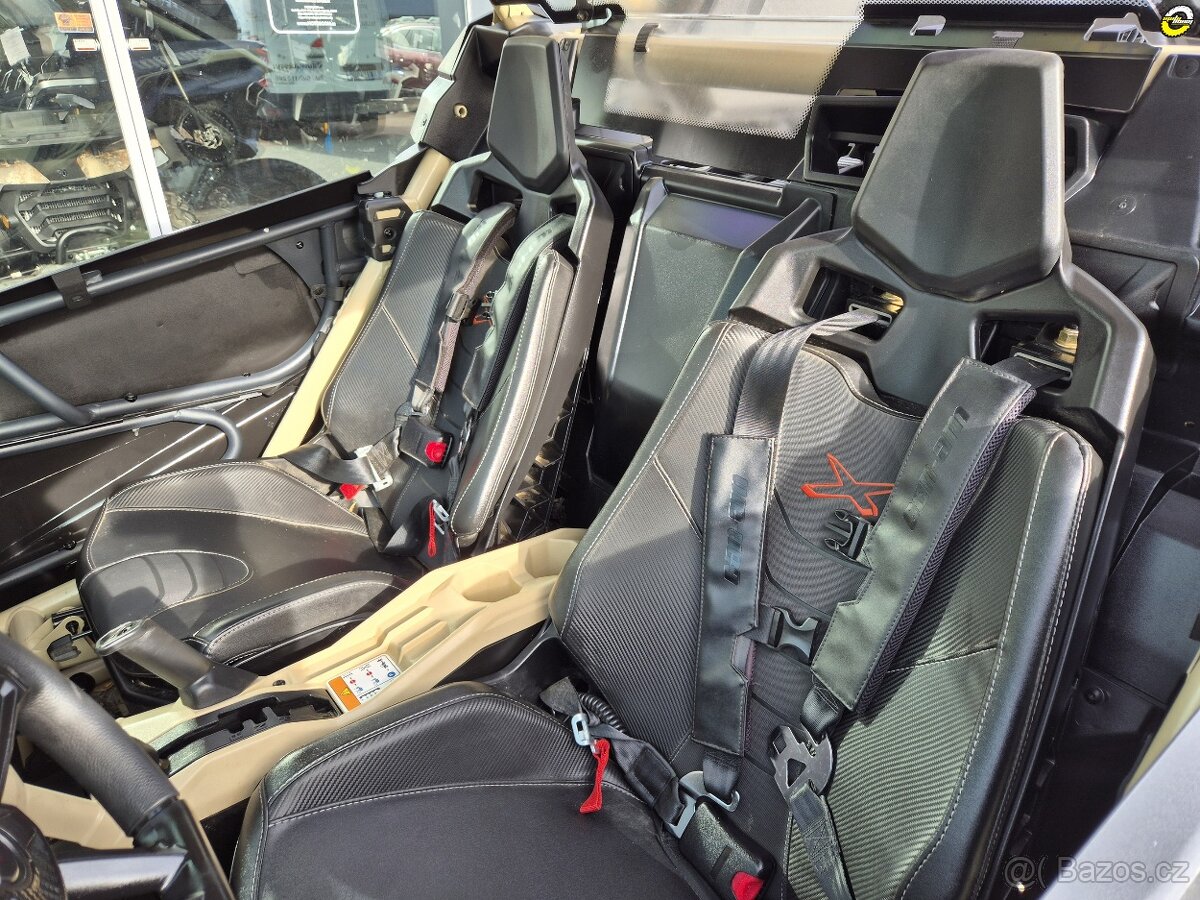 CAN-AM Maverick X3 X RC Turbo RR - 18