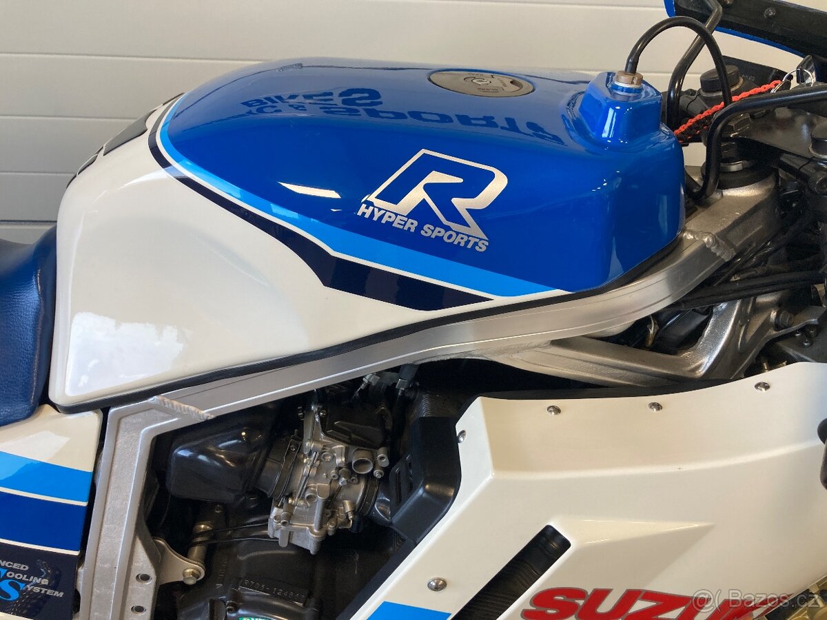 SUZUKI GSX-R 750 - 18