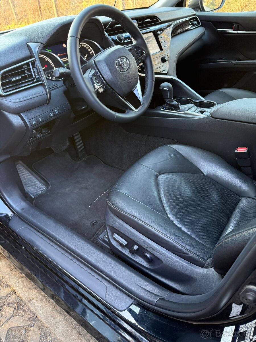 Toyota Camry - 18