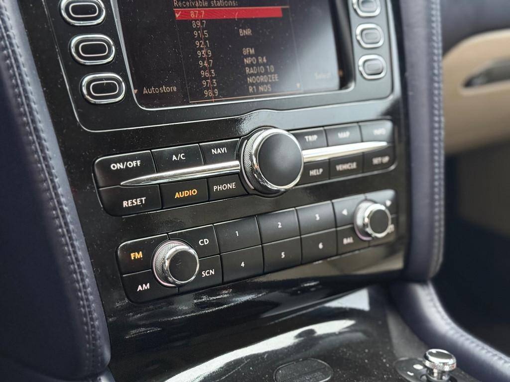 Bentley Continental GT 6.0 W12 YOUNGTIMER z roku 2004 - 18