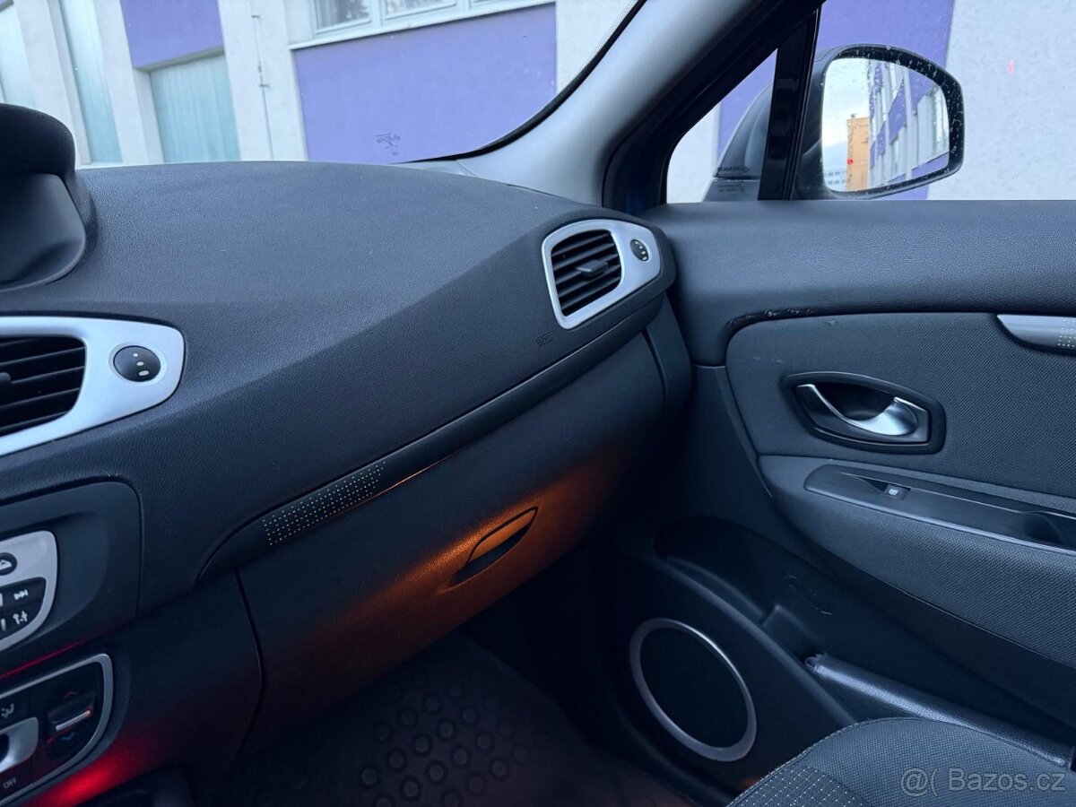 Renault Scenic 2,0 dCi 1.maj.servis.kn.ČR - 18