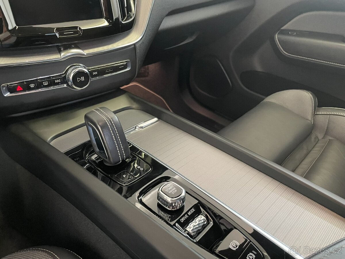 Volvo XC60 B5 173kW AWD R-Design - 18