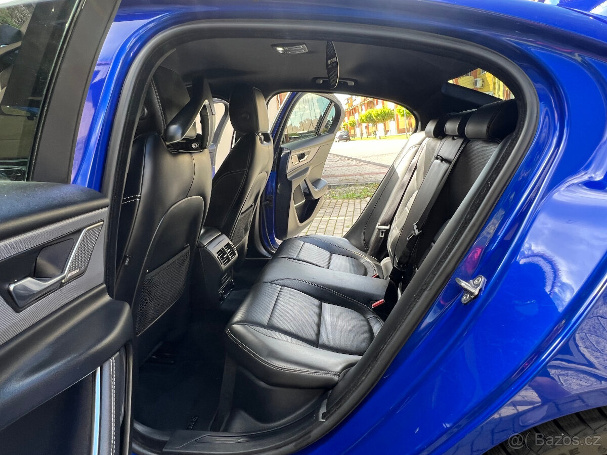 Jaguar XE 2.0 D R-SPORT 180 PS - 18