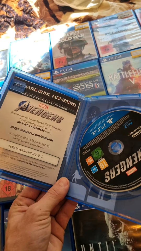 PLAYSTATION 4 + 28 HER - 18