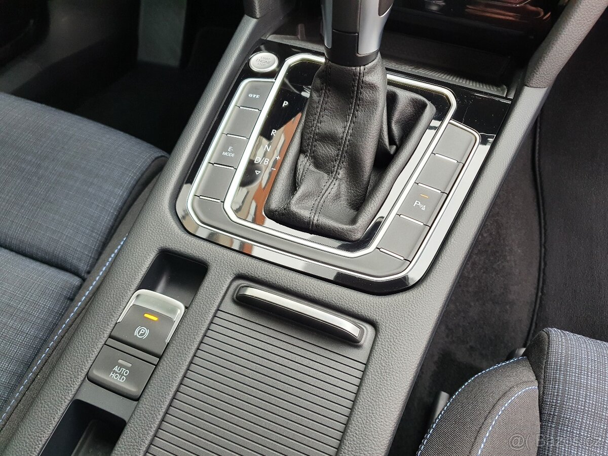 VW Passat B8 GTE Variant 1.4TSI 160kW DSG - záruka Autodraft - 18