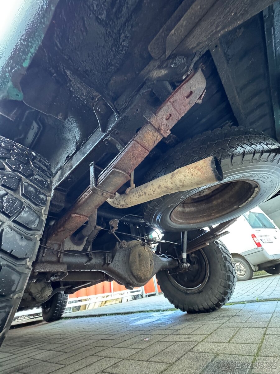 Toyota Hilux 2000 - 18