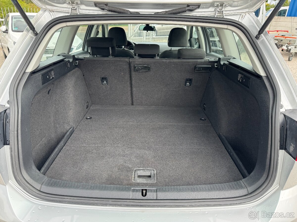 Volkswagen Golf 1.6 TDi 85KW Manuál Park.senzory Navi. - 18