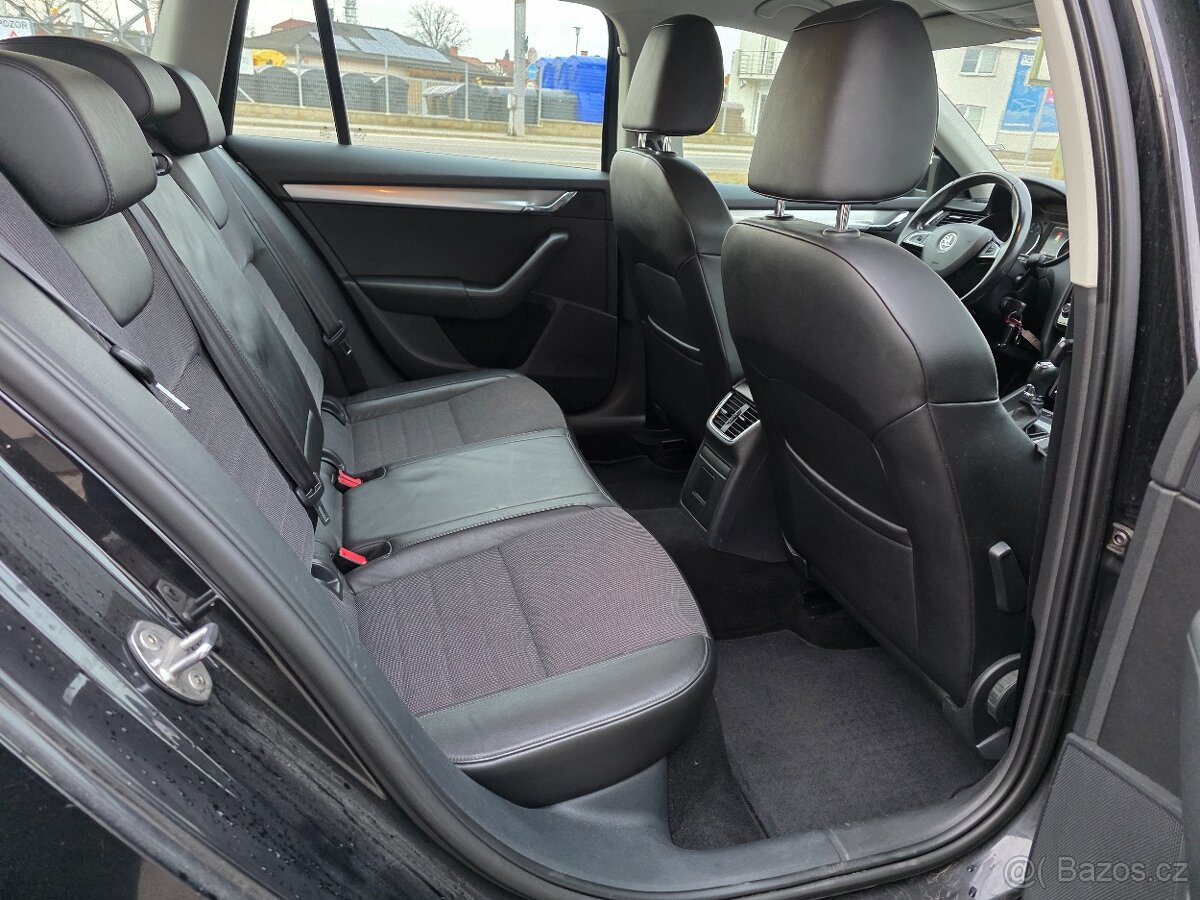 ŠKODA OCTAVIA 2.0TDI 110KW ELEGANCE DSG - 18