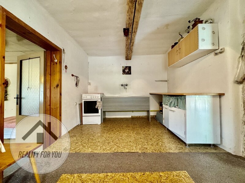 Prodej krásného rodinného domu/chalupy v Rovensku pod Troska - 18