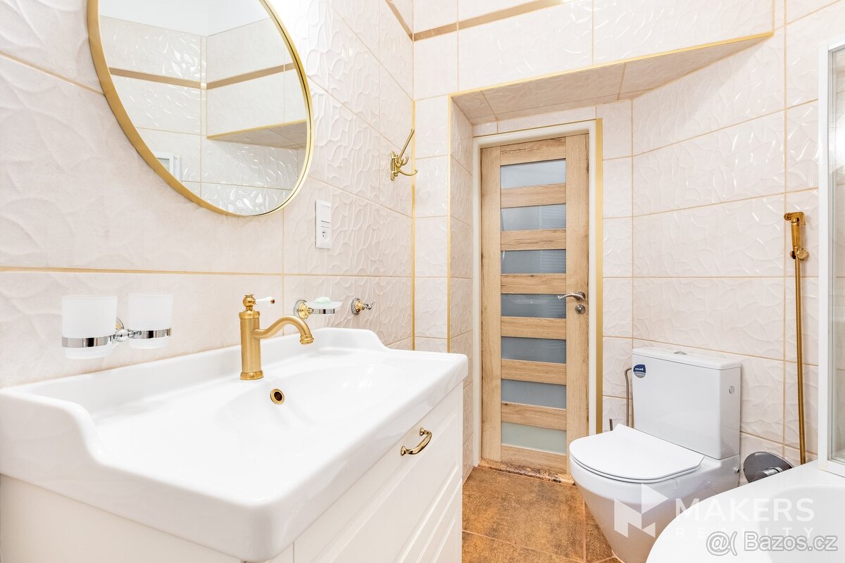 Prodej bytu 4+1, 120,5 m², historický dům, Teplice, ul. Na S - 18