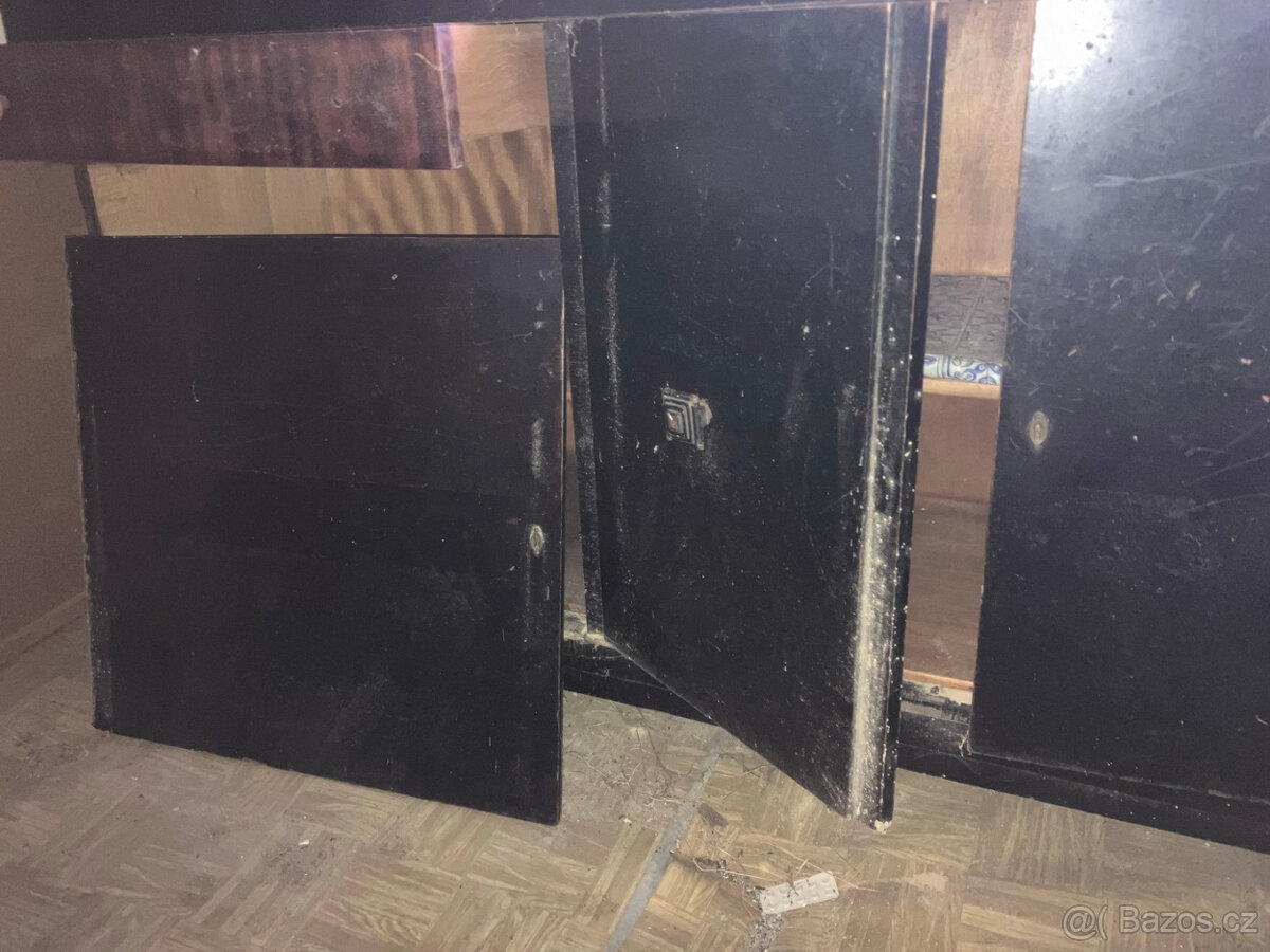 Starý (vintage) a starožitný nábytek - 18