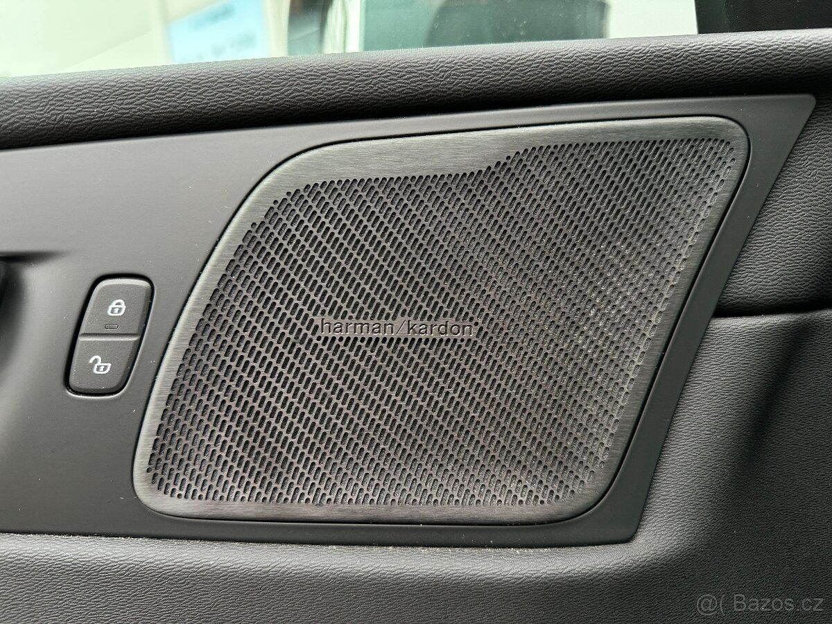 •VOLVO XC60 B4 AWD MOMENTUM PRO, KEYLESS, TAŽNÉ• - 18