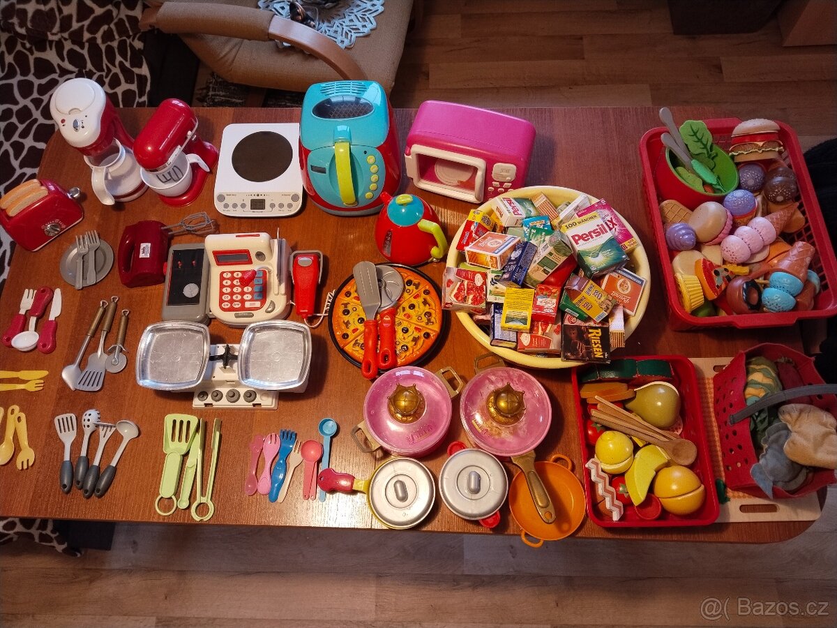 Hračky, hry, panenky - 18