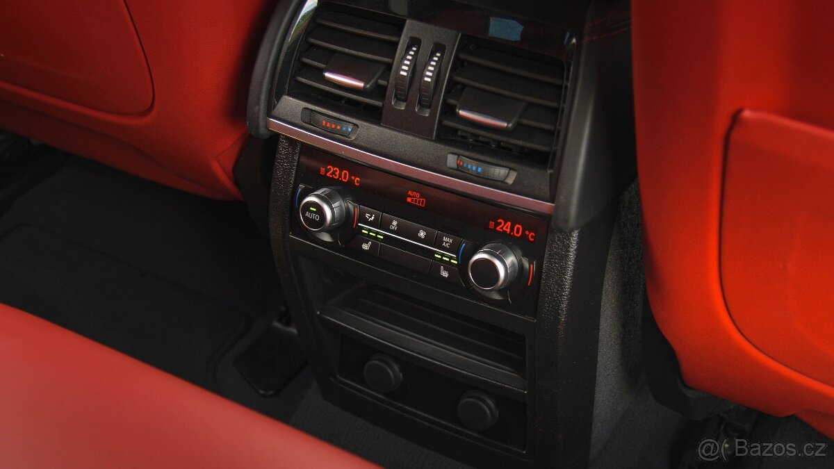 BMW X6, M 4,4/423kW xDrive ČR 360° - 18