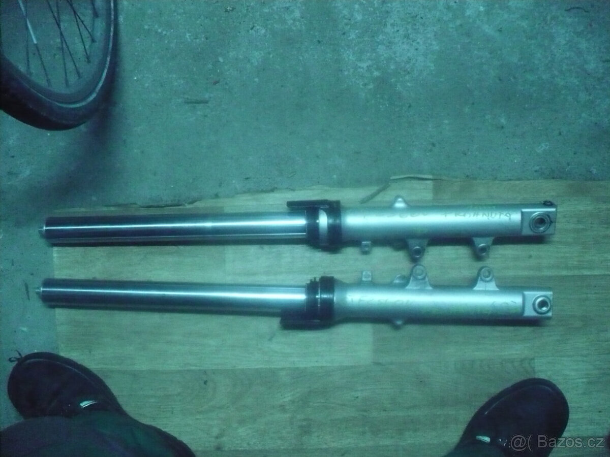 Yamaha FZS 600 Fazer r. 98-02-díly ze dvou motorek - 18