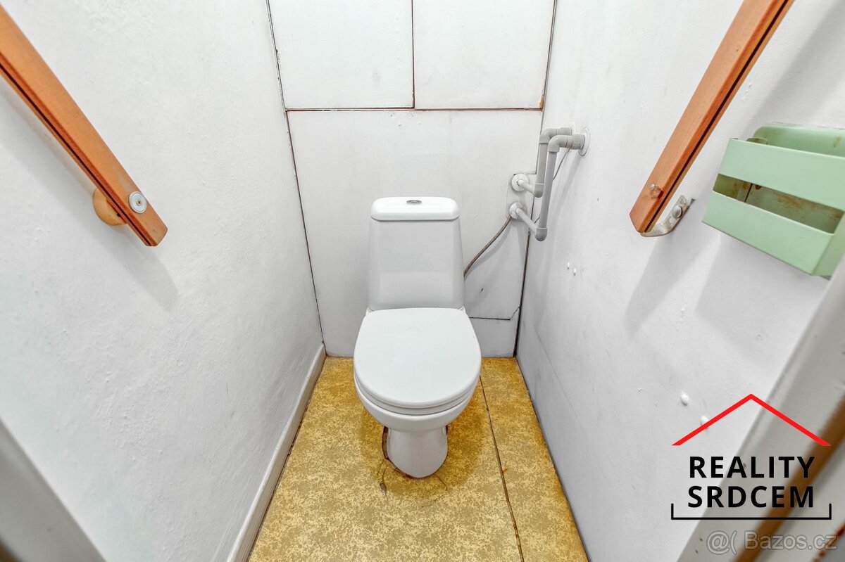 Prodej bytu 2+1, 63 m2, šatna + balkon, Masarykova třída, Or - 18