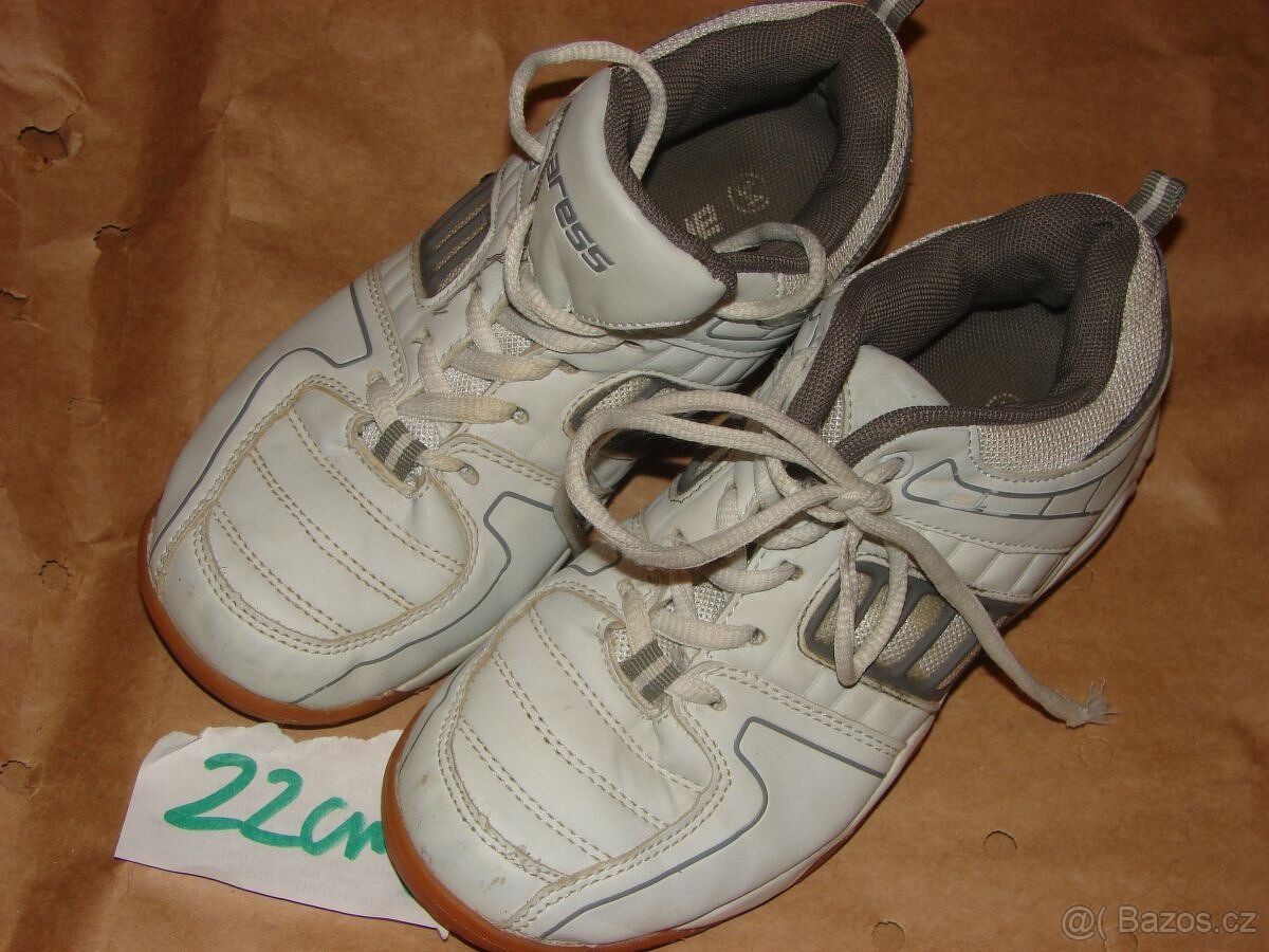 Výprodej od 50kč Dětské boty. Mix dívčích/chlapeckých botek - 18