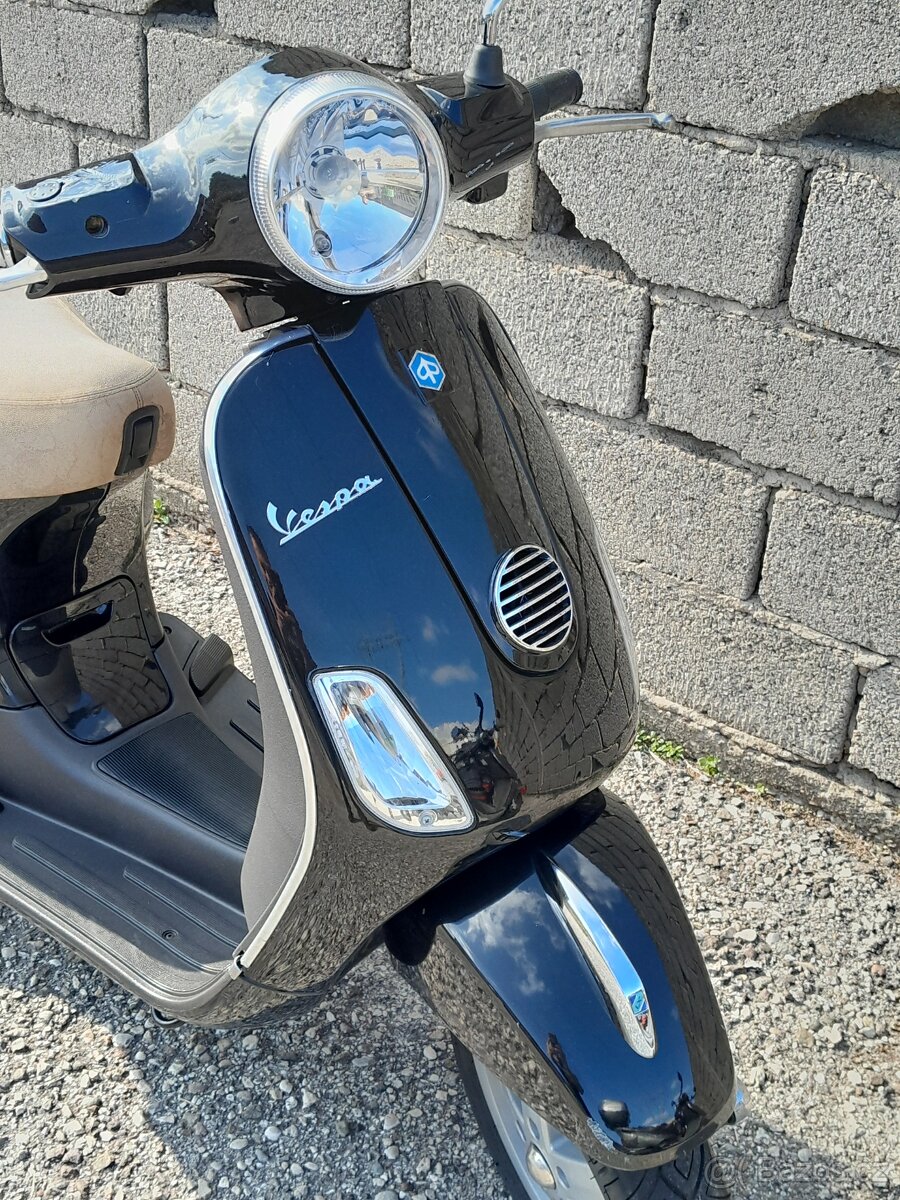 Vespa LX 50 4t, 2011, málo jetá, moc pěkný stav - 18