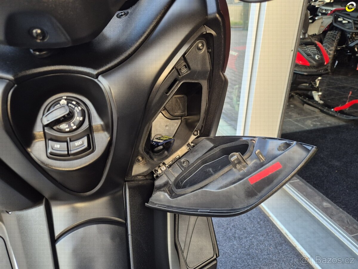 Yamaha X-Max 300 - 18