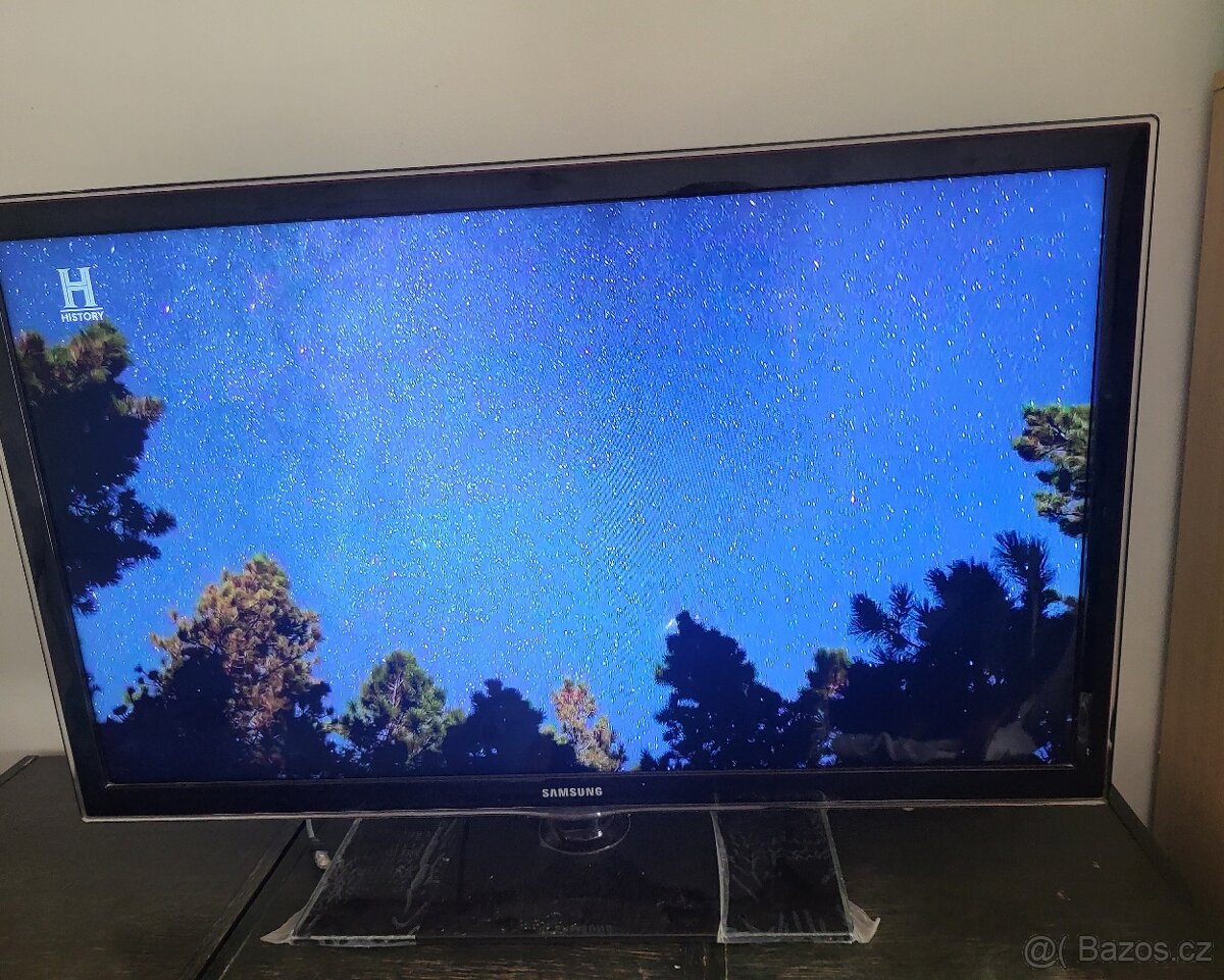 LED SMART TV SAMSUNG, typ UE40D6100SW - s příslušenstvím - 18