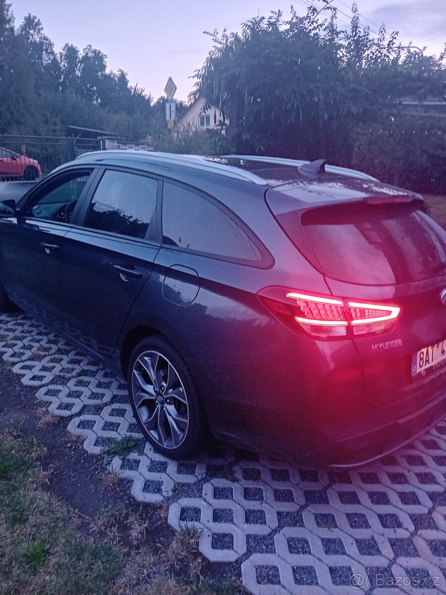 Hyundai i30 combi 48V - 18