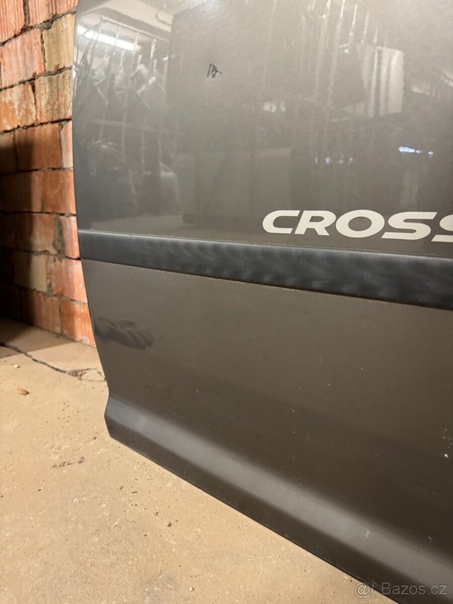 VW Touran 2010, LZ dveře - 18