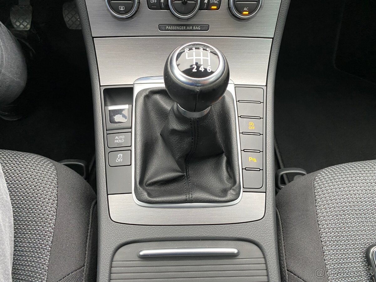 Volkswagen Passat Variant, 2.0 TDI 103kW - NAVI- PDC- ALU - 18