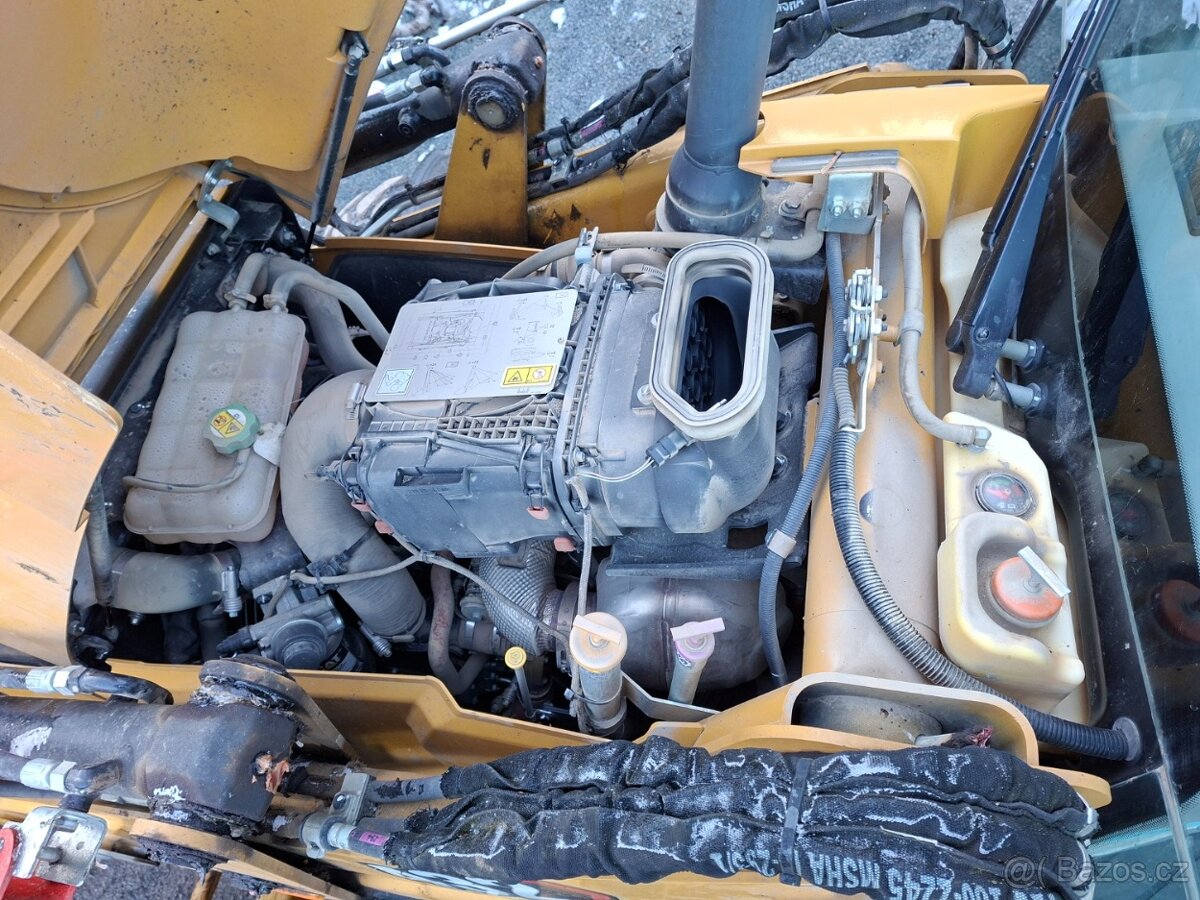 CATERPILLAR 432 4X4 - 18