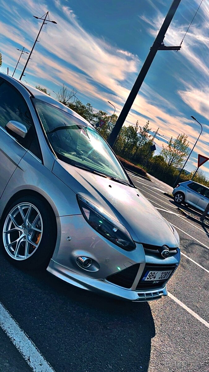 Ford Focus 3 Hatchback - 18