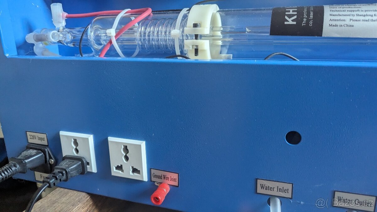 NOVÝ A VYLEPŠENÝ CO2 laser 40W - 18